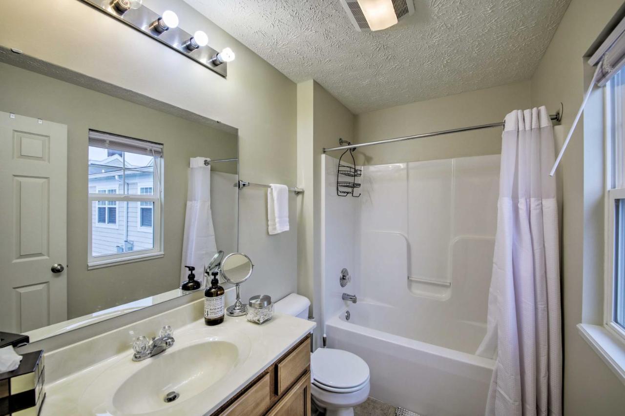 Arts And Design District Condo Steps To Monon Trail Кармел Екстериор снимка